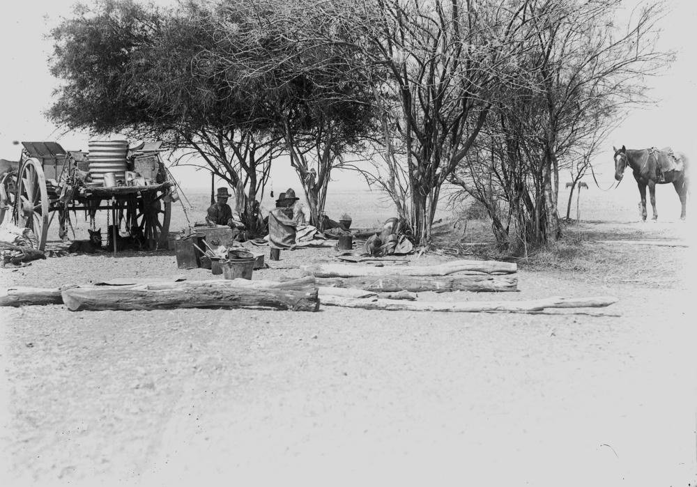 Drovers camp near Hughenden, around 1916